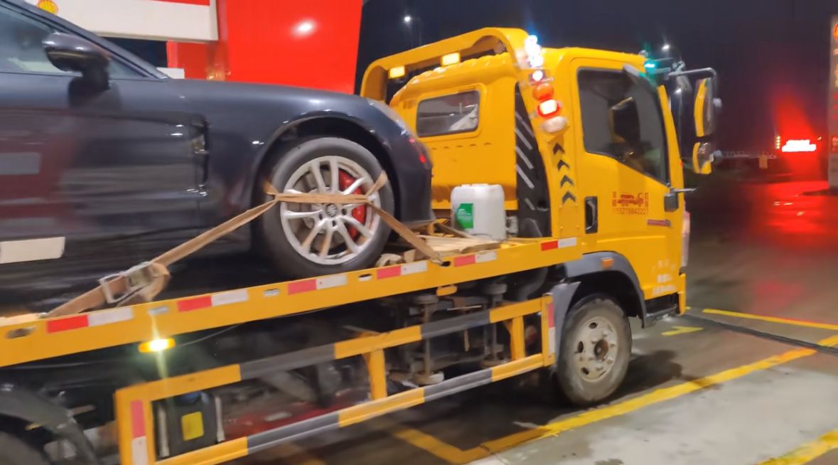苍南县行车途中遇到突发状况该如何呼叫道路救援？